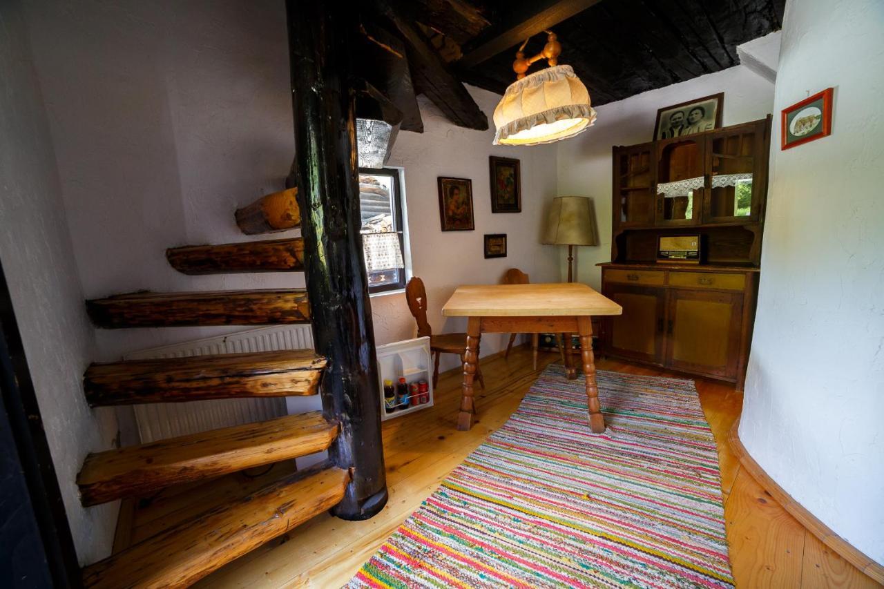 Casa Poveste Pensiunea-muzeu Pensión 4*