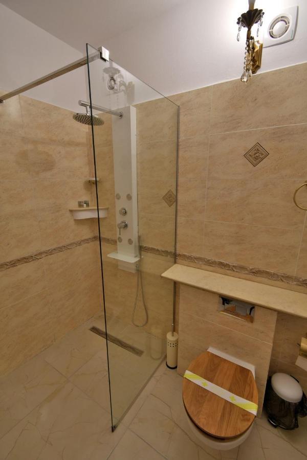 Pensión Casa Poveste Pensiunea-muzeu 4*